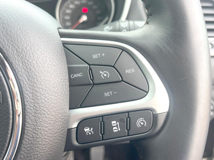 2018 Chrysler Jeep Compass ABA-M624 (UW-69f6bc811e98c)[11]