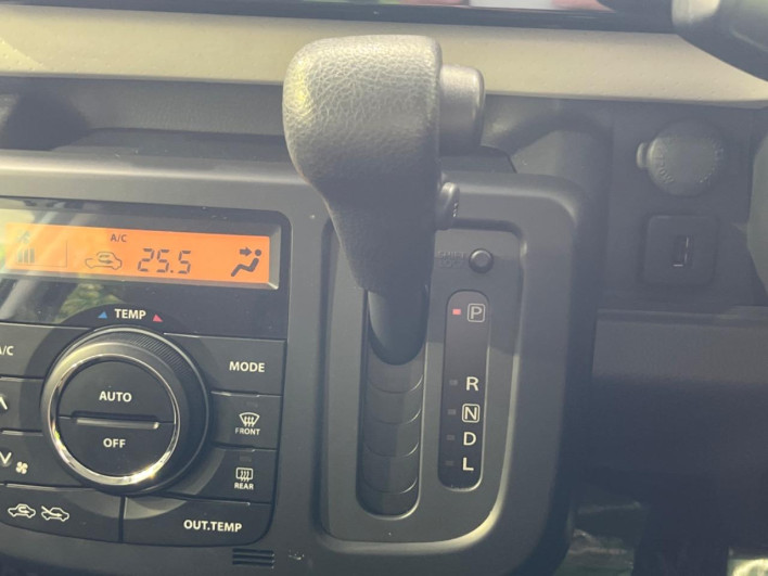 2013 Suzuki MR Wagon DBA-MF33S (UW-69f6bc815add3)[19]