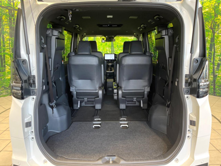 2022 Toyota Voxy 6BA-MZRA90W (UW-69f6bcc6b6606)[29]