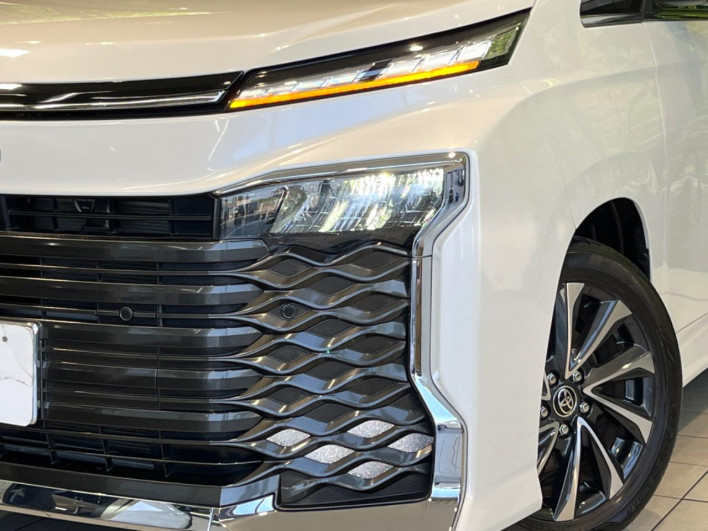 2022 Toyota Voxy 6BA-MZRA90W (UW-69f6bcc6b6606)[18]