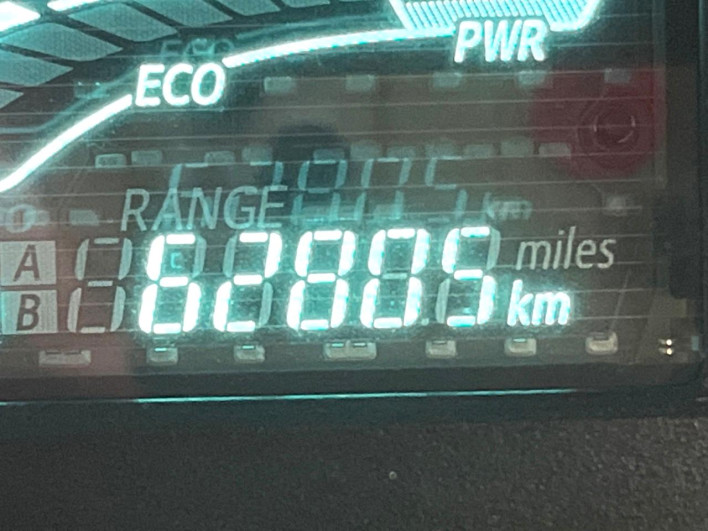 2013 Toyota Aqua DAA-NHP10 (UW-69f6bccd95165)[2]