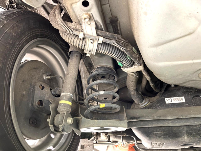 2013 Toyota Aqua DAA-NHP10 (UW-69f6bccd95165)[25]