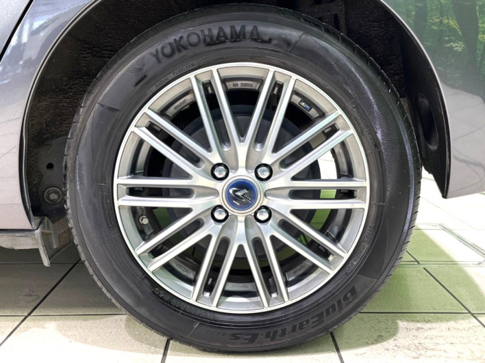 2013 Toyota Aqua DAA-NHP10 (UW-69f6bccd95165)[20]