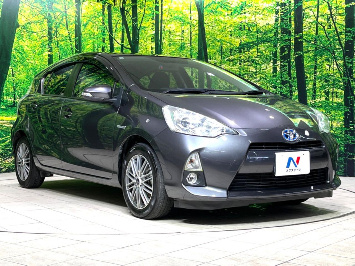 2013 Toyota Aqua DAA-NHP10 (UW-69f6bccd95165)[11]