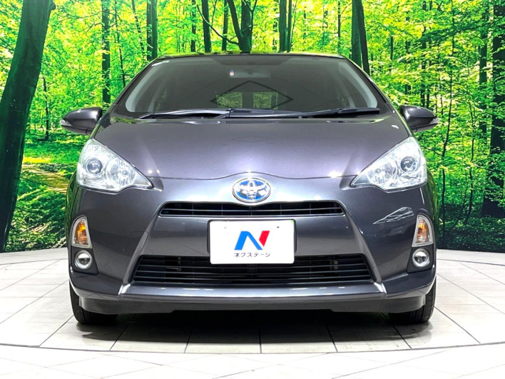 2013 Toyota Aqua DAA-NHP10 (UW-69f6bccd95165)[12]