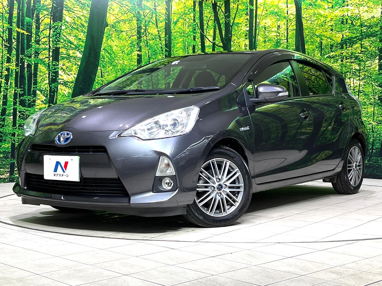 2013 Toyota Aqua DAA-NHP10