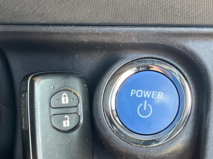 2018 Toyota Aqua DAA-NHP10 (UW-69f6bcd0c5186)[21]