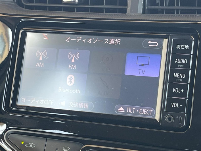 2018 Toyota Aqua DAA-NHP10 (UW-69f6bcd0c5186)[28]