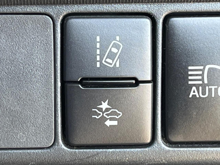 2018 Toyota Aqua DAA-NHP10 (UW-69f6bcd0c5186)[24]