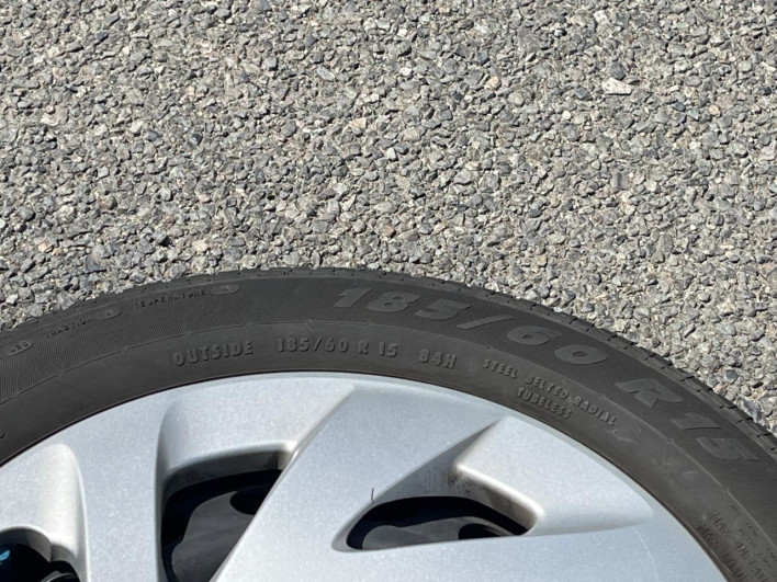 2018 Toyota Aqua DAA-NHP10 (UW-69f6bcd0c5186)[5]