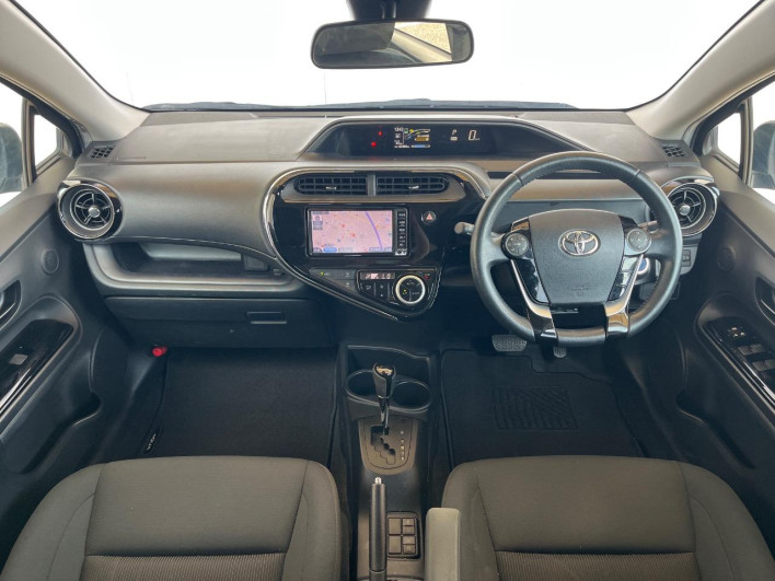 2018 Toyota Aqua DAA-NHP10 (UW-69f6bcd0c5186)[16]