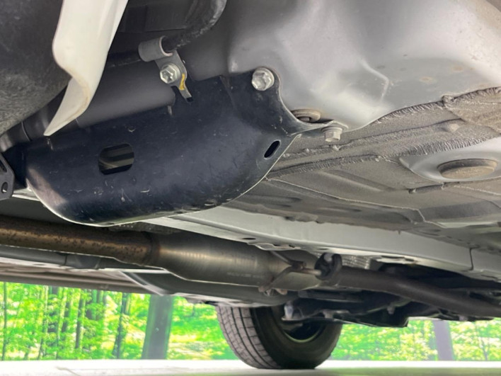 2018 Toyota Vitz DBA-NSP135 (UW-69f6bcd33c9de)[18]