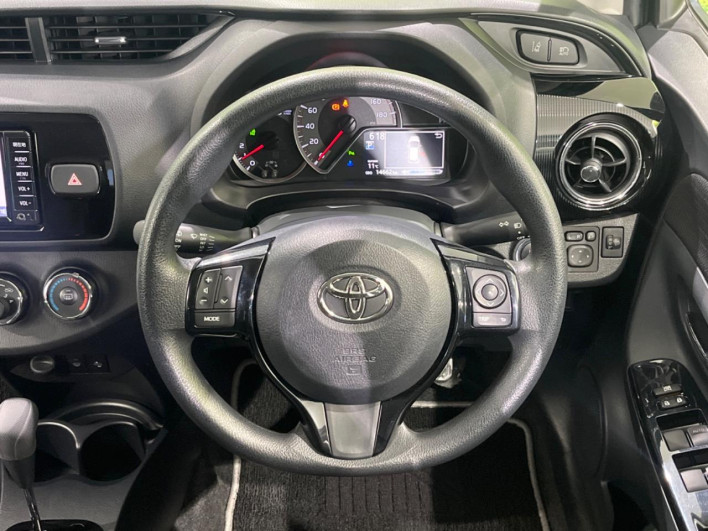 2018 Toyota Vitz DBA-NSP135 (UW-69f6bcd33c9de)[9]