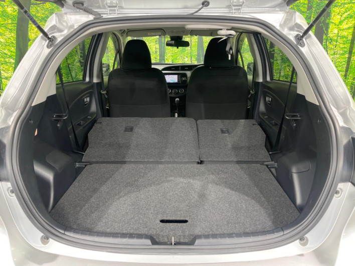 2018 Toyota Vitz DBA-NSP135 (UW-69f6bcd33c9de)[13]