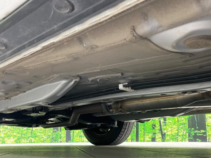2018 Toyota Vitz DBA-NSP135 (UW-69f6bcd33c9de)[19]