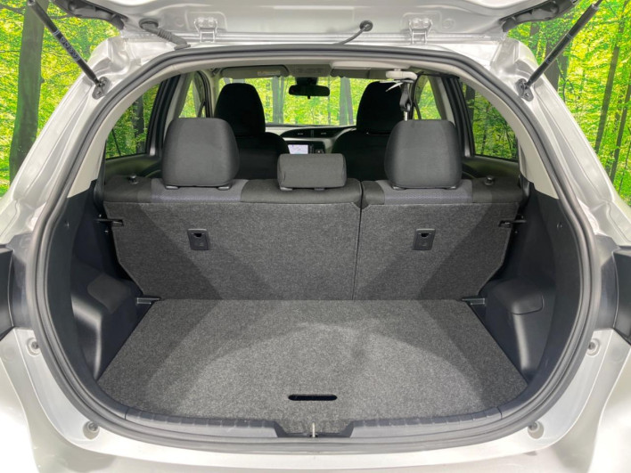 2018 Toyota Vitz DBA-NSP135 (UW-69f6bcd33c9de)[12]