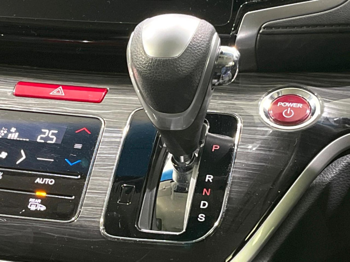 2016 Honda Odyssey Hybrid DAA-RC4 (UW-69f6bcdd83057)[27]