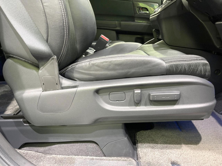 2016 Honda Odyssey Hybrid DAA-RC4 (UW-69f6bcdd83057)[15]