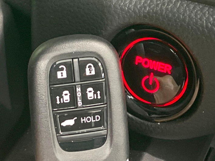 2025 Honda Step Wagon 6AA-RP8 (UW-69f6bcdfc655a)[18]