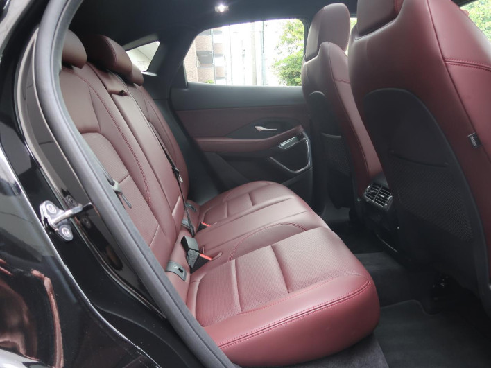 2025 Jaguar E Pace 3BA-DF2XB (UW-69f6bcec914ec)[24]