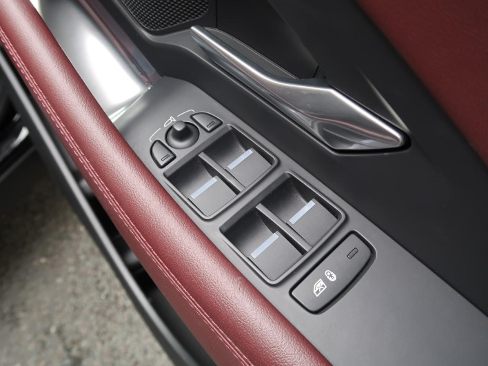 2025 Jaguar E Pace 3BA-DF2XB (UW-69f6bcec914ec)[20]
