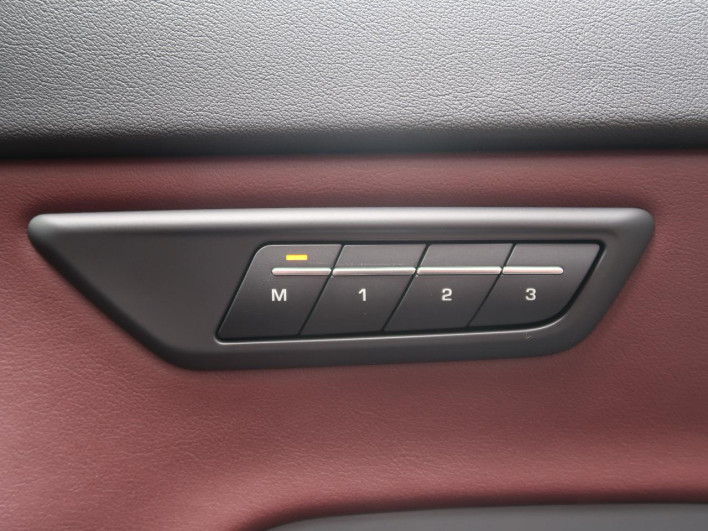 2025 Jaguar E Pace 3BA-DF2XB (UW-69f6bcec914ec)[21]
