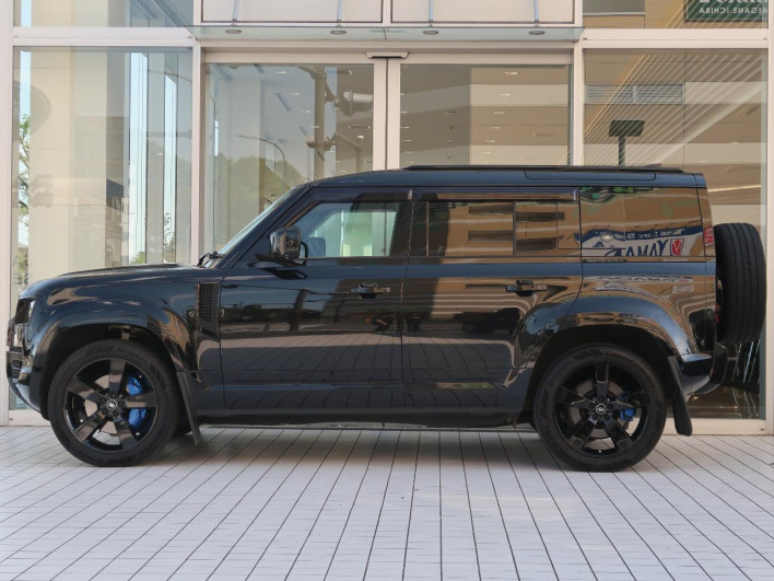 2023 Land Rover Defender 3CA-LE72WAB (UW-69f6bced72e3a)[15]