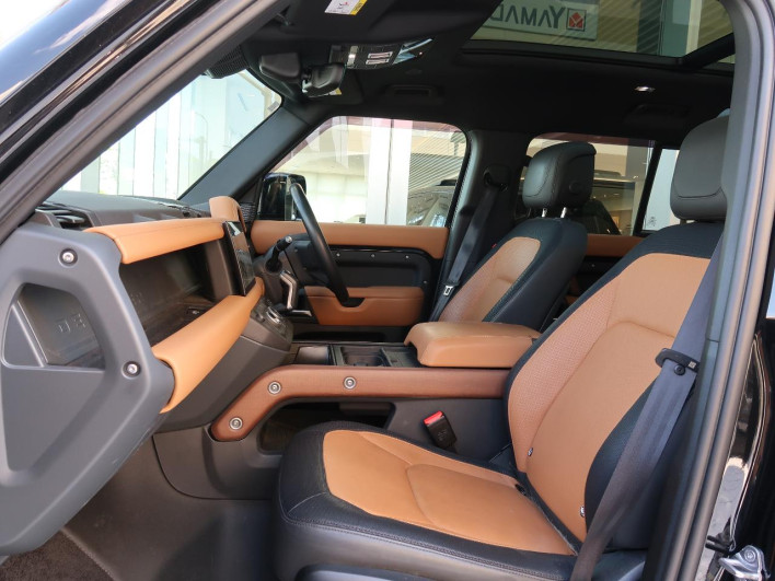 2023 Land Rover Defender 3CA-LE72WAB (UW-69f6bced72e3a)[16]