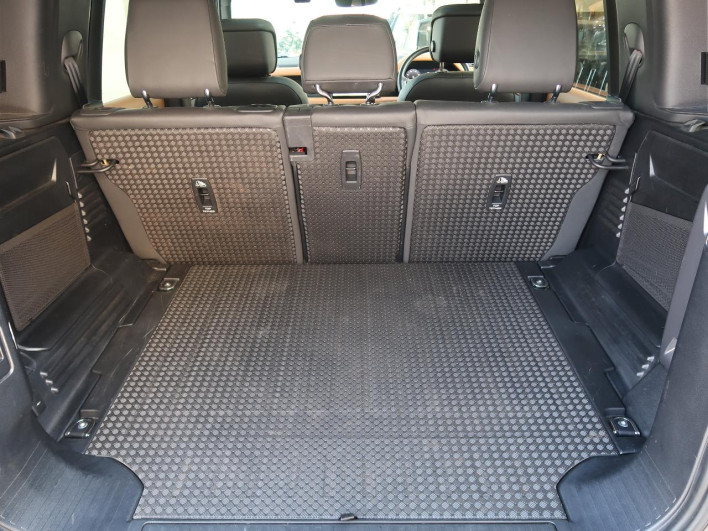 2023 Land Rover Defender 3CA-LE72WAB (UW-69f6bced72e3a)[23]