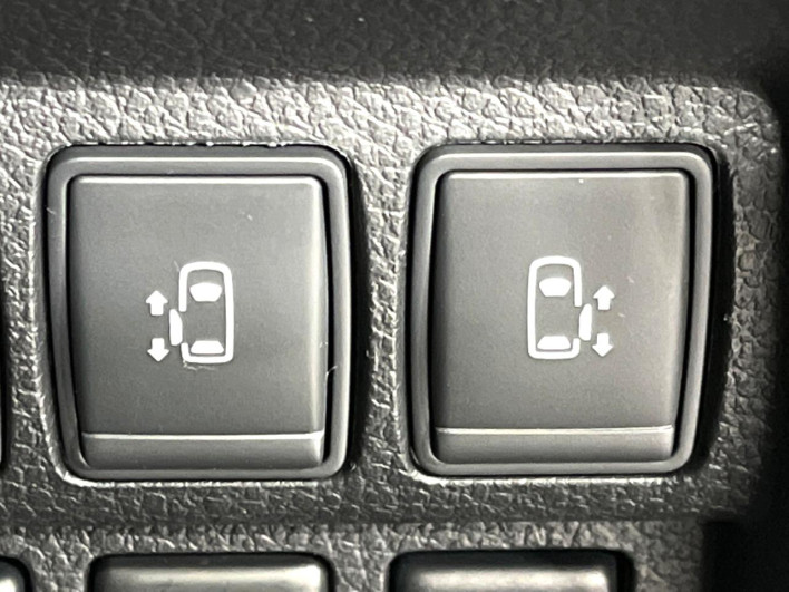 2022 Nissan Elgrand 5BA-TNE52 (UW-69f6bcf7145ca)[24]