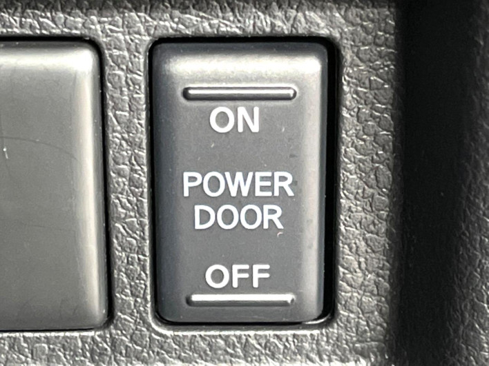 2022 Nissan Elgrand 5BA-TNE52 (UW-69f6bcf7145ca)[26]