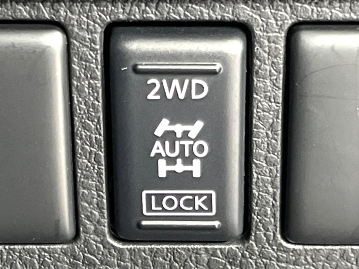 2022 Nissan Elgrand 5BA-TNE52 (UW-69f6bcf7145ca)[25]