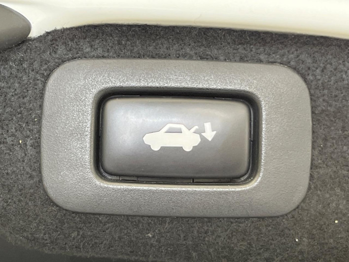 2014 Lexus LS DAA-UVF45 (UW-69f6bcff082f3)[23]