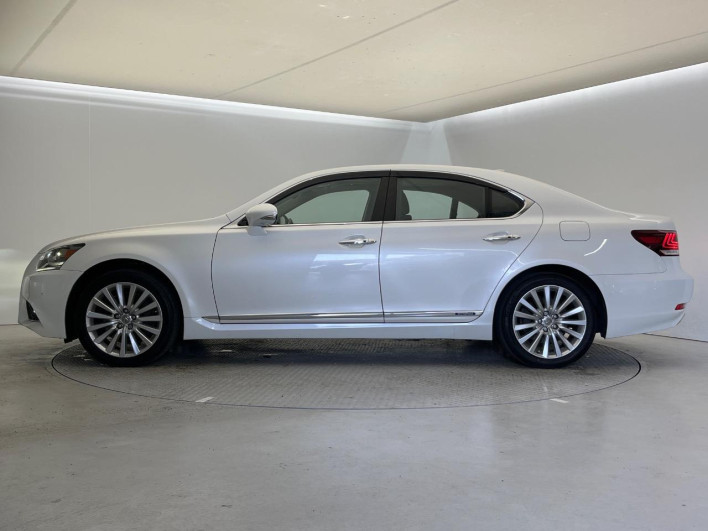 2014 Lexus LS DAA-UVF45 (UW-69f6bcff082f3)[29]