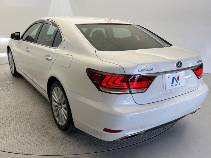 2014 Lexus LS DAA-UVF45 (UW-69f6bcff082f3)[27]