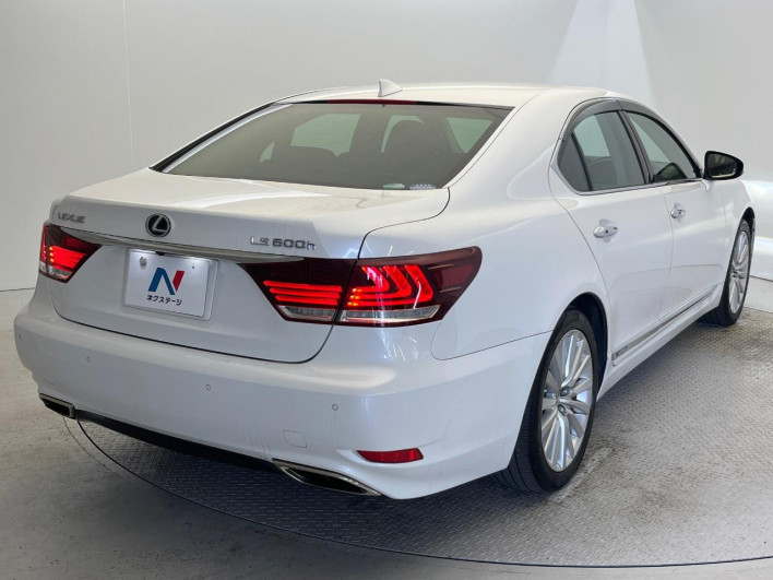 2014 Lexus LS DAA-UVF45 (UW-69f6bcff082f3)[15]
