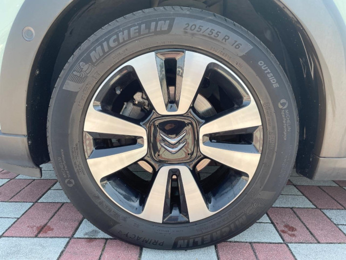 2020 Citroen C3 3BA-B6HN05 (UW-69f6bd037c7d6)[11]