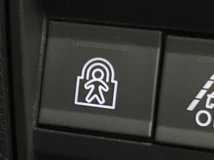 2021 Citroen Berlingo 3DA-K9CYH01 (UW-69f6bd0529938)[21]