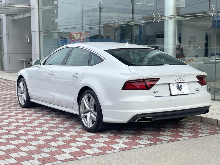 2017 Audi A7 Sportback ABA-4GCREC (UW-69f6bd0695e51)[17]