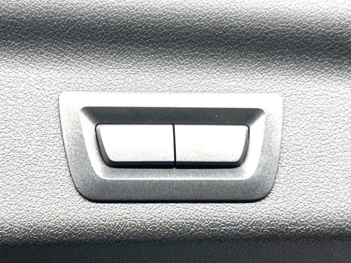2023 BMW X1 3CA-42EG20 (UW-69f6bd08c62be)[16]