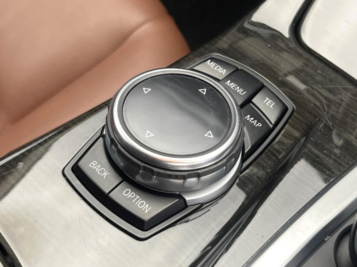 2014 BMW 5 Series LDA-FW20 (UW-69f6bd096849f)[21]