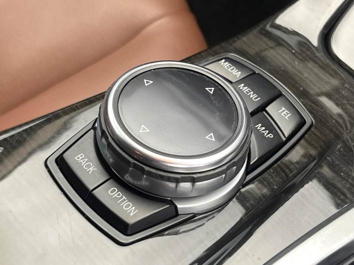2014 BMW 5 Series LDA-FW20 (UW-69f6bd096849f)[29]