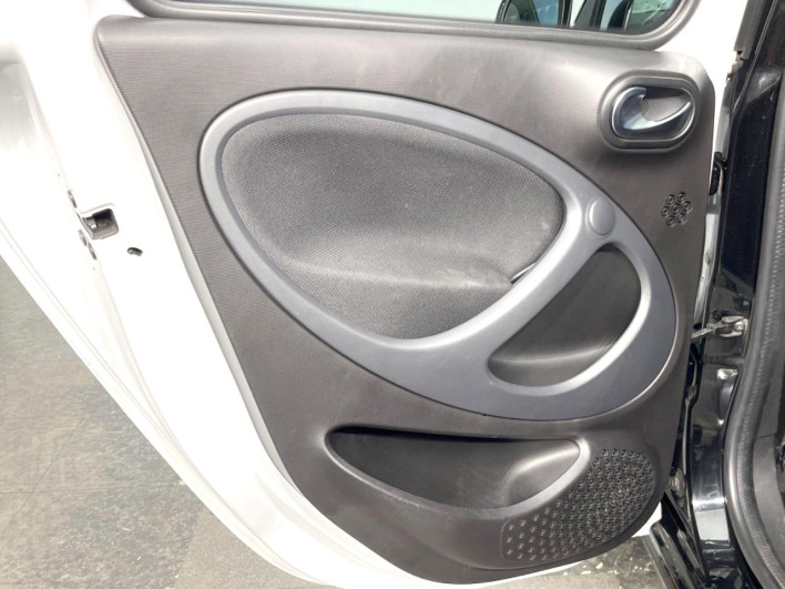 2019 Smart Smart ForFour ABA-453062 (UW-69f6bd0e4b770)[12]