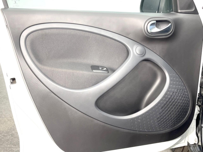 2019 Smart Smart ForFour ABA-453062 (UW-69f6bd0e4b770)[10]