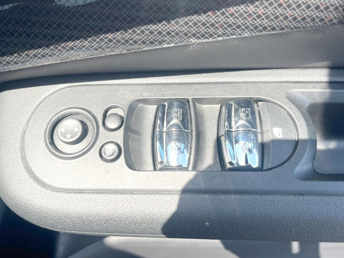 2020 Rover Mini 3BA-LV15M (UW-69f6bd0f187b6)[27]