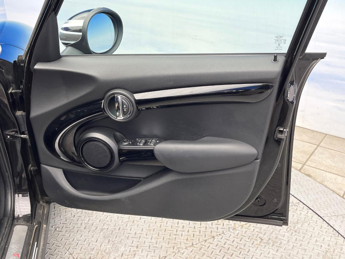 2016 Rover Mini DBA-XS20 (UW-69f6bd1036225)[21]