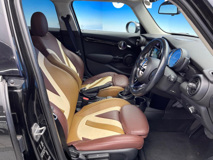 2016 Rover Mini DBA-XS20 (UW-69f6bd1036225)[22]