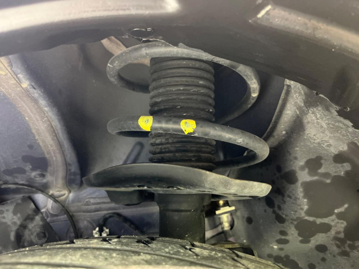 2016 Nissan JUKE DBA-YF15 (UW-69f6bd12b4b0c)[18]