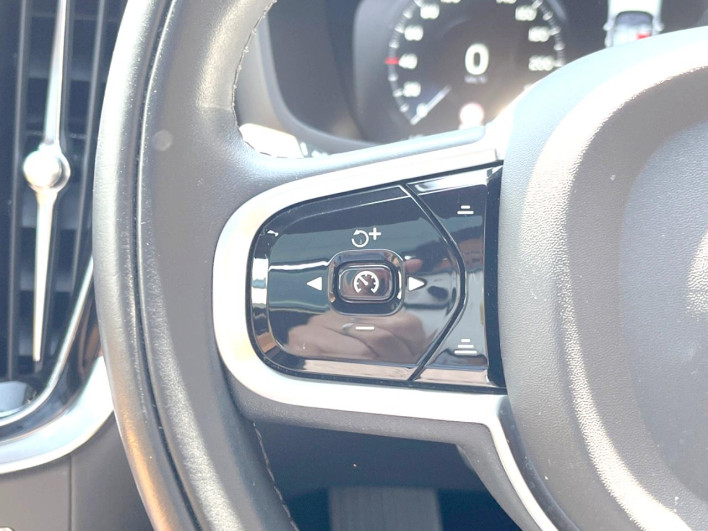 2021 Volvo V60 5AA-ZB420TM (UW-69f6bd14c8df2)[15]