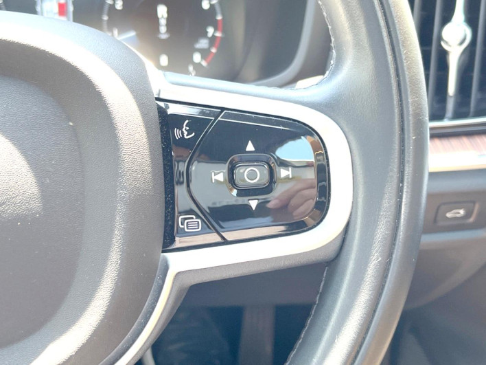 2021 Volvo V60 5AA-ZB420TM (UW-69f6bd14c8df2)[16]